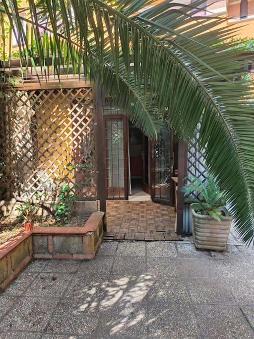 Appartamento Dependance In Private Garden Id29923 Roma